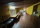 Отдельно стоящий дом с участком на продажу в городе Almendralejo. Фото
