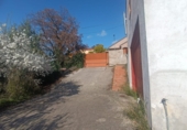 Отдельно стоящий дом с участком на продажу в городе Эль-Касар. Фото