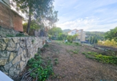 Отдельно стоящий дом с участком на продажу в городе Corbera de Llobregat. Фото