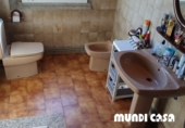 Отдельно стоящий дом с участком на продажу в городе Boiro. Фото