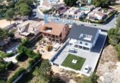 Chalet independiente con terreno en venta en Pinares de Lepe ref: TR182982 foto