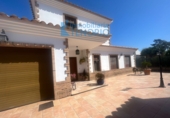Chalet independiente con terreno en venta en Pinares de Lepe ref: TR338773 foto