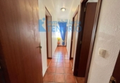 Отдельно стоящий дом с участком на продажу в городе Pinares de Lepe. Фото