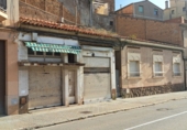 Дом с участком на продажу в городе Súria. Фото