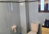 Отдельно стоящий дом с участком на продажу в городе Caudiel. Фото