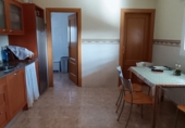 Отдельно стоящий дом с участком на продажу в городе Lorca. Фото