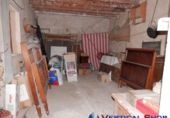 Дом с участком на продажу в городе Каудете. Фото
