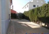 Chalet independiente con terreno en venta en Caudete ref: TR252192 foto
