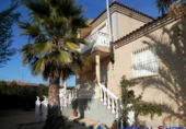 Chalet independiente con terreno en venta en Caudete ref: TR252192 foto