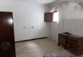 Дом с участком на продажу в городе Каудете. Фото