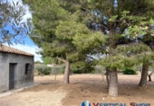 Chalet independiente con terreno en venta en Alcalá del Júcar ref: TR74925 foto