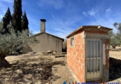 Chalet independiente con terreno en venta en Alcalá del Júcar ref: TR105476 foto
