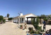 Chalet independiente con terreno en venta en Caudete ref: TR278094 foto