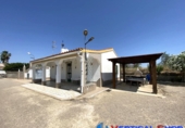 Chalet independiente con terreno en venta en Caudete ref: TR278094 foto