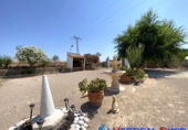 Chalet independiente con terreno en venta en Caudete ref: TR278094 foto