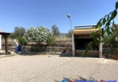 Chalet independiente con terreno en venta en Caudete ref: TR278094 foto
