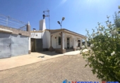 Chalet independiente con terreno en venta en Caudete ref: TR278094 foto