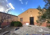 Chalet independiente con terreno en venta en Caudete ref: TR347161 foto