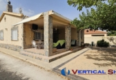 Chalet independiente con terreno en venta en Caudete ref: TR329341 foto