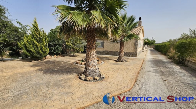 Albacete - Caudete - 2440m2