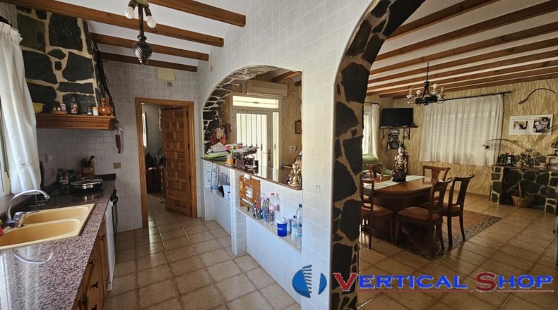 Albacete - Caudete - 2440m2