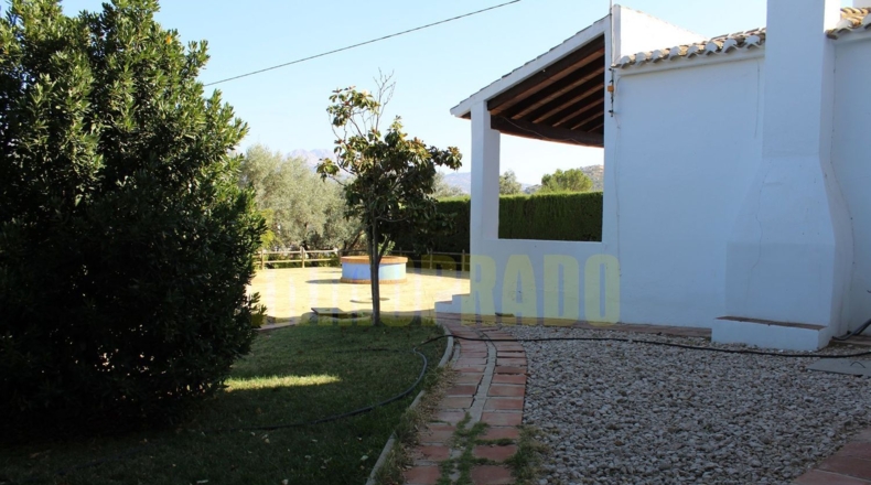 Málaga - Villanueva del Rosario - 2500m2