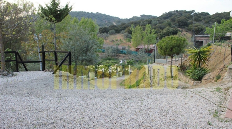 Málaga - Villanueva del Rosario - 4000m2
