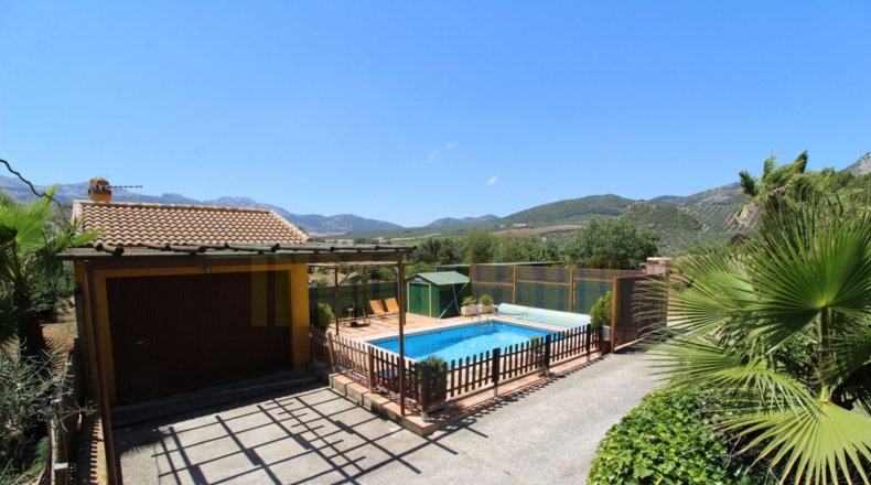 Málaga - Villanueva del Rosario - 4000m2