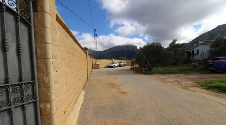 Málaga - Villanueva del Trabuco - 6000m2