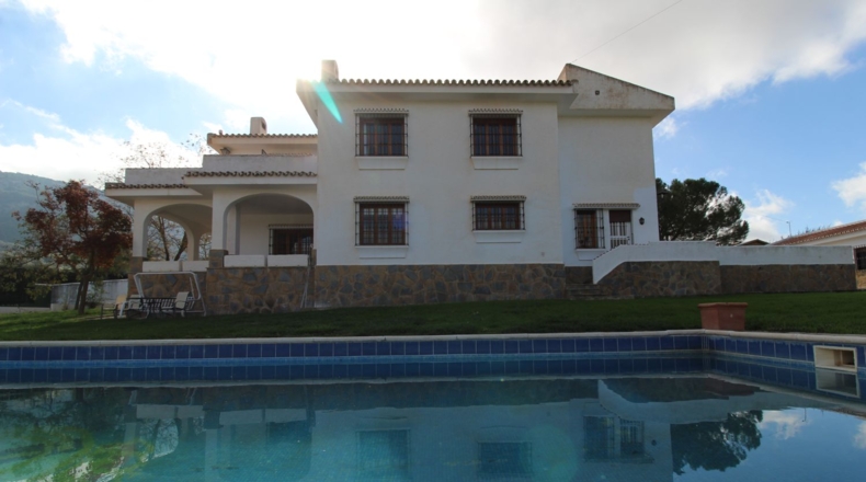 Málaga - Villanueva del Trabuco - 6000m2