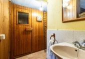 Отдельно стоящий дом с участком на продажу в городе Castellar del Vallès. Фото
