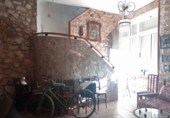 Отдельно стоящий дом с участком на продажу в городе Cazorla. Фото