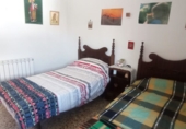 Дом с участком на продажу в городе Cazorla. Фото