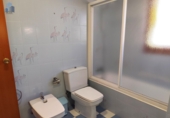 Отдельно стоящий дом с участком на продажу в городе Benicasim. Фото