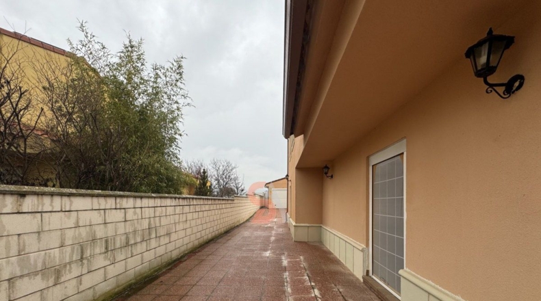 Valladolid - Renedo de Esgueva - 1000m2