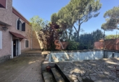Chalet independiente con terreno en venta en Valladolid ref: TR232908 foto