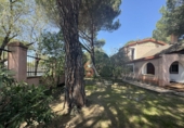 Chalet independiente con terreno en venta en Valladolid ref: TR232908 foto
