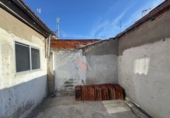 Дом с участком на продажу в городе Вальядолид. Фото