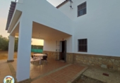Xalet independent amb terreny en venda a La Puebla de Cazalla ref.: TR185353 foto