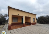 Chalet independiente con terreno en venta en La Puebla de Cazalla ref: TR372891 foto