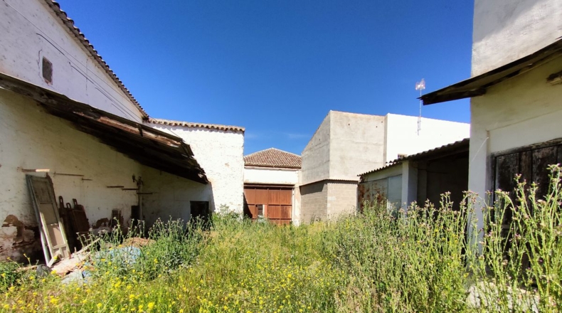 Ciudad Real - Valdepeñas - 961m2