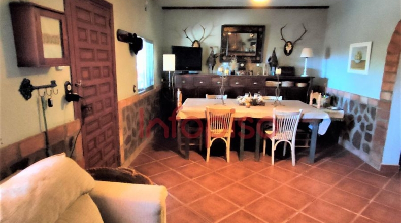 Ciudad Real - Valdepeñas - 9500m2
