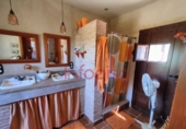 Casa de camp amb terreny en venda a Valdepeñas ref.: TR15760 foto