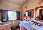 Casa de camp amb terreny en venda a Valdepeñas ref.: TR15760 foto