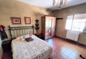 Casa de camp amb terreny en venda a Valdepeñas ref.: TR15760 foto