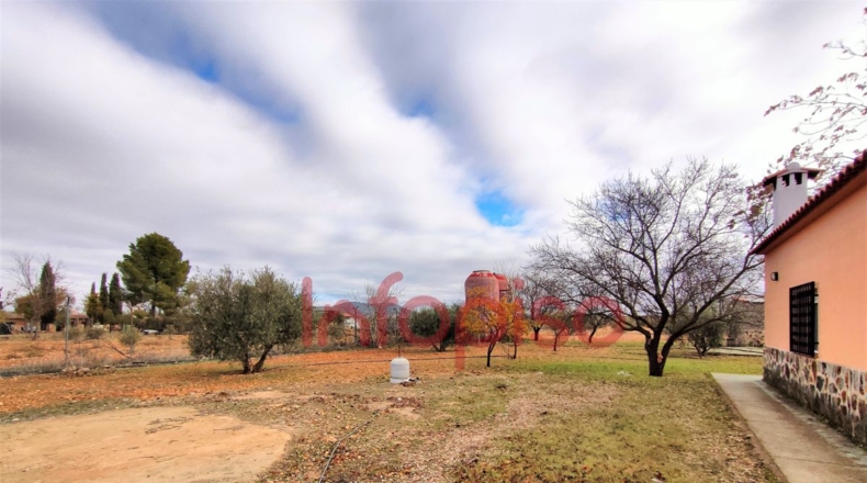 Ciudad Real - Valdepeñas - 5310m2