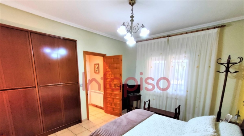 Ciudad Real - Valdepeñas - 1215m2