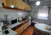 Дом с участком на продажу в городе Вальдепеньяс. Фото