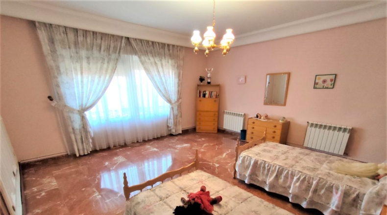 Ciudad Real - Valdepeñas - 215m2
