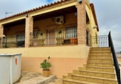 Chalet independiente con terreno en venta en Santa Cruz de Mudela ref: TR94718 foto